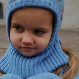 Konges Slojd belou pletena balaclava kapa, rosie shade