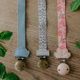 Elodie le leopard pacifier clip