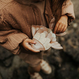 Donsje thysa purse gold fish, clay metalic leather